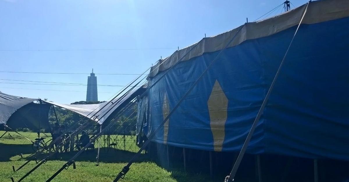 Crónicas de La Habana: Un circo frente al poder y una ciudad cada vez más sola