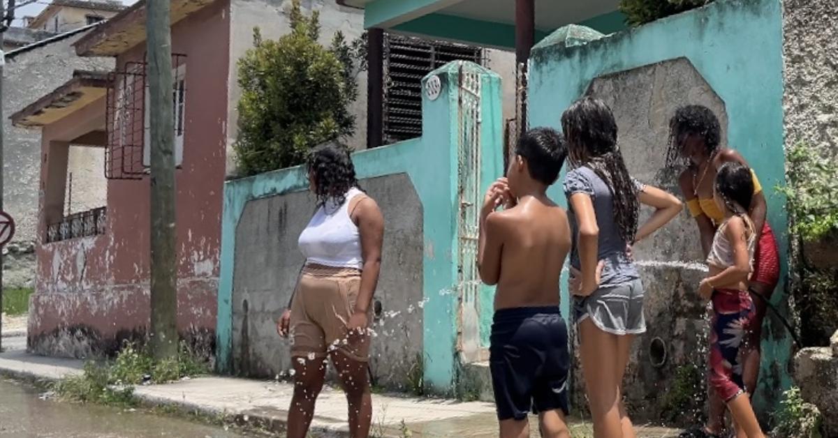 Cuando llega el agua empieza el despilfarro