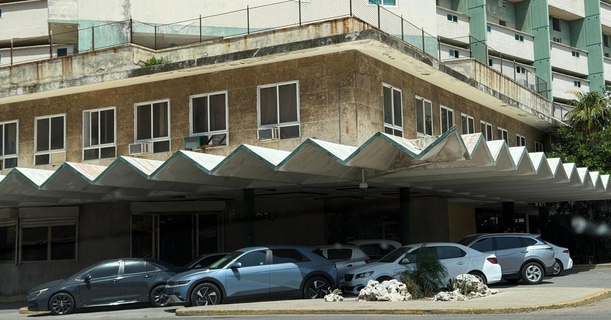 Los vecinos del Focsa alertan del deterioro de una joya de la ingeniería cubana