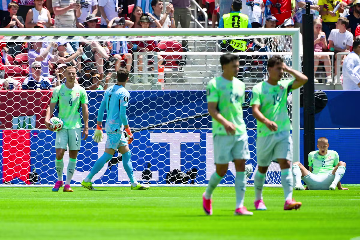 Noten zum WM-StartspielFünf Nati-Stars fallen durch – einer zieht ganz schwachen Tag ein