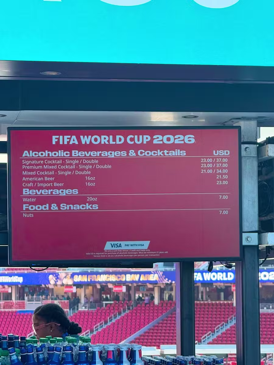 Horrende WM-PreiseEin Bier kostet Nati-Fans über 20 Dollar – «Kaufe es trotzdem»