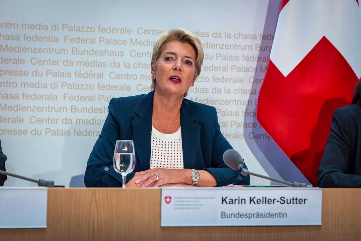 Budget 2027 im PlusPharma-Gewinne: Keller-Sutter will Überschuss in Armee stecken
