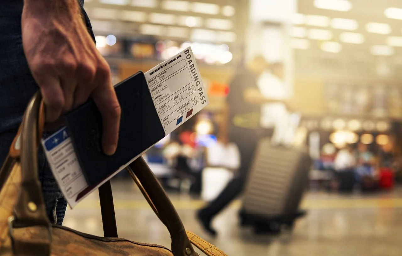 Ils pensaient acheter des billets d’avion sur Expedia, c’était une arnaque