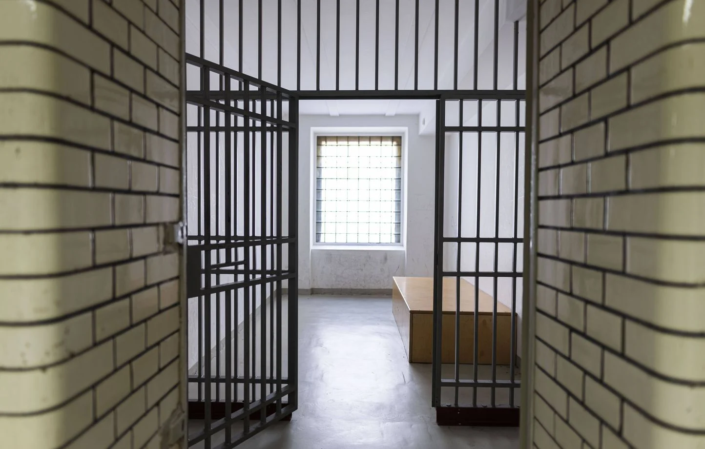 DZ Mafia: 26 mises en examen après un coup de filet d'envergure