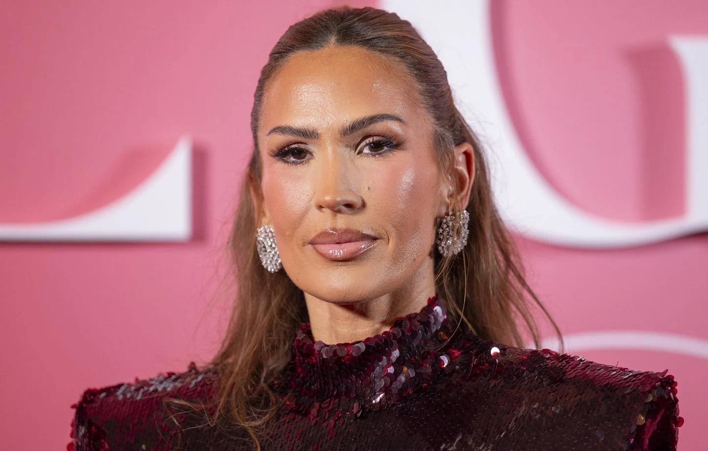 Sept hommes iront aux assises après le cambriolage de la chanteuse Vitaa