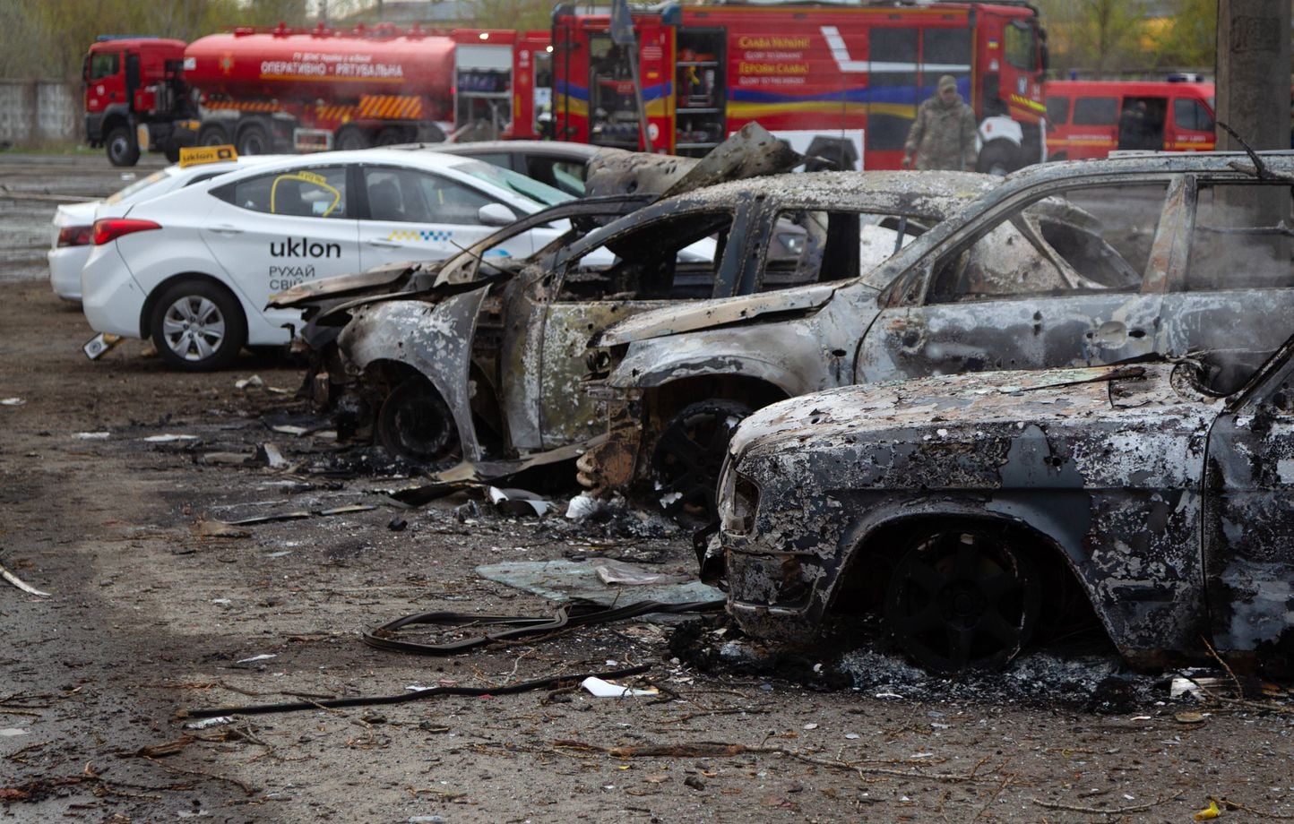 Guerre en Ukraine: Trump dénonce frappes russes, 90 milliards pour Kiev?