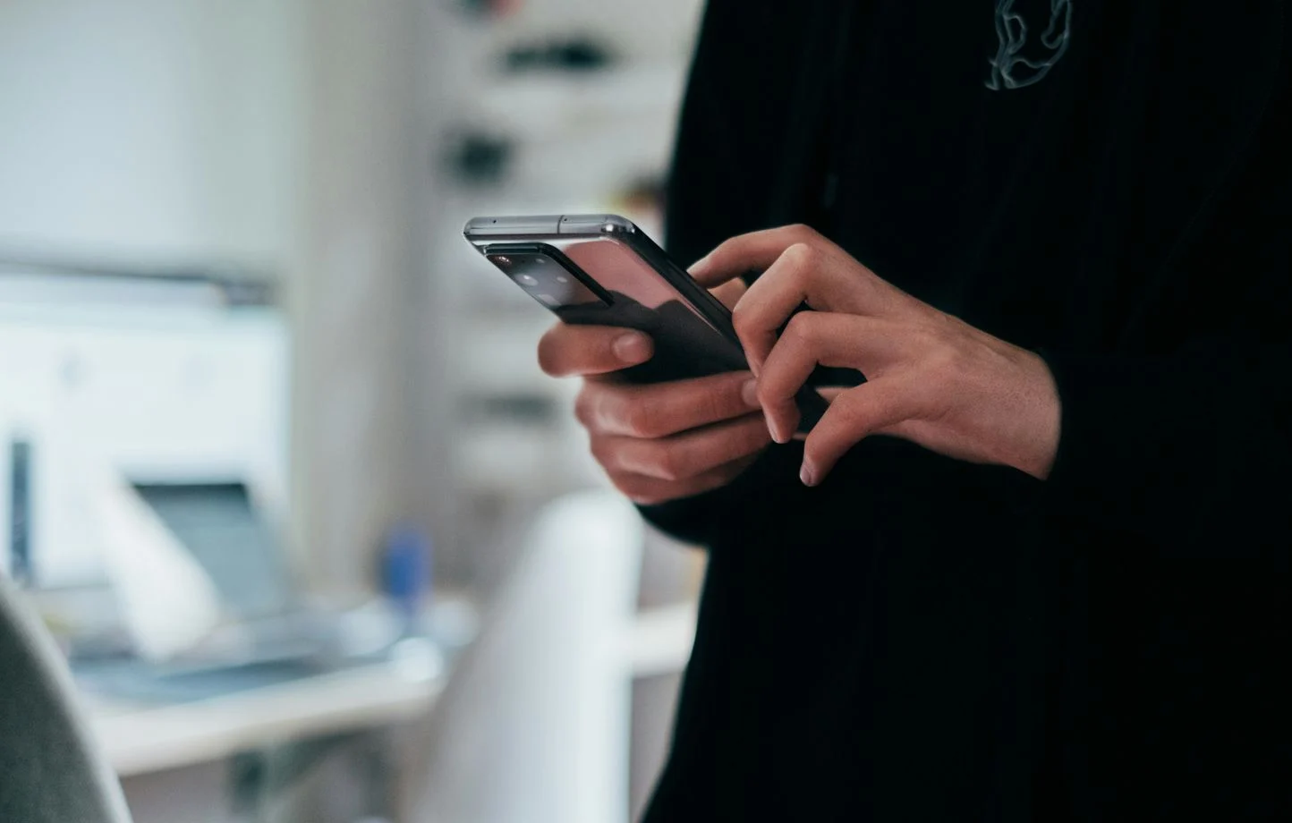 L’Indonésie veut interdire le commerce en ligne aux moins de 16 ans
