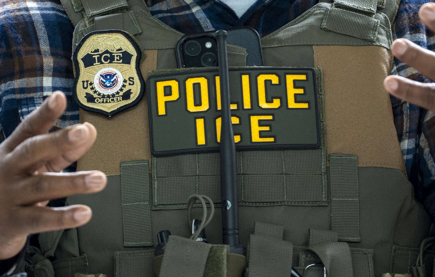 La peur des faux agents de l’ICE gagne les communautés immigrées