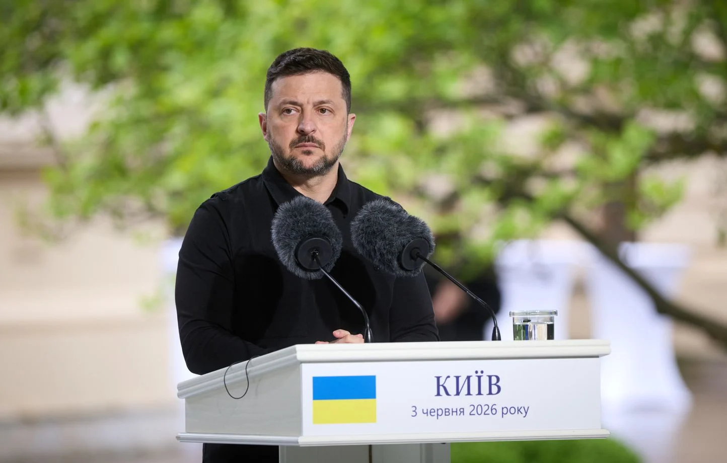 Zelensky au Royaume-Uni, frappe près de la centrale de Tchernobyl