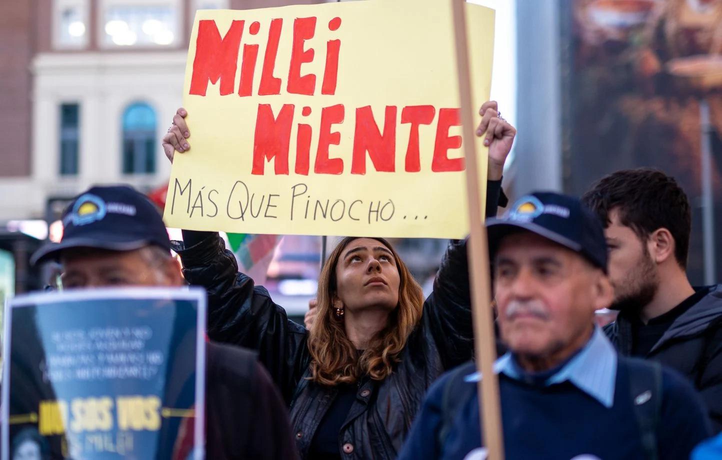 En visite à Madrid, Javier Milei traite Pedro Sanchez de « dictateur »