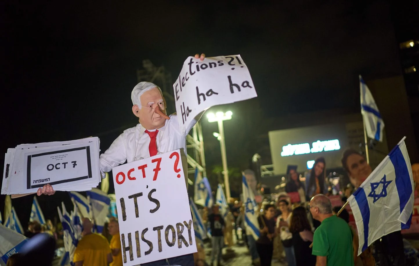 Des milliers de manifestants contre Netanyahou avant les élections en Israël
