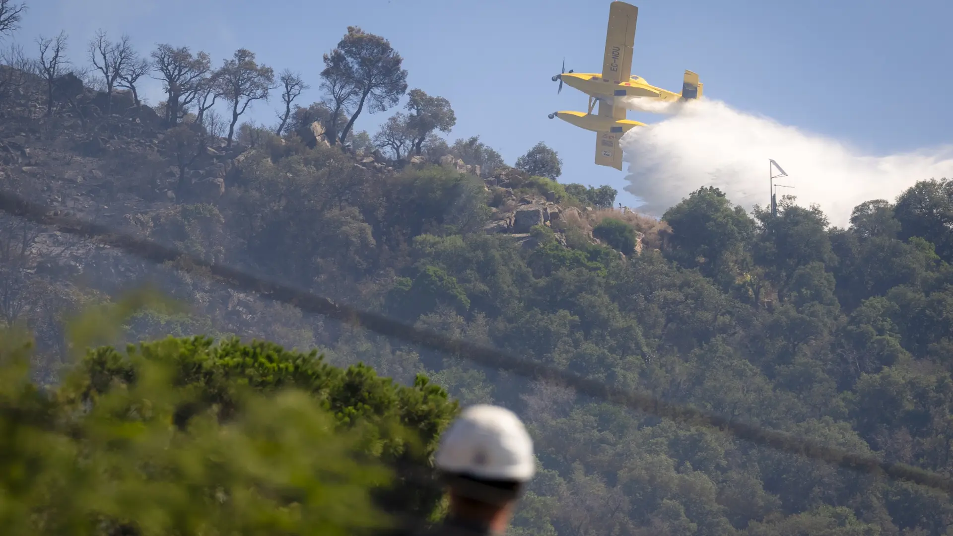 Incendios en España, en directo | El incendio de Girona afronta un día "complicado" y preocupa el fuego de Huesca, con decenas de evacuados