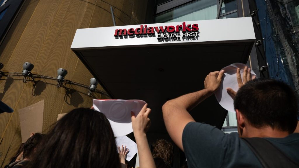15:32 A Mediaworks bejelentette, hogy a Magyar Nemzet és 12 megyei újság hetilappá alakul