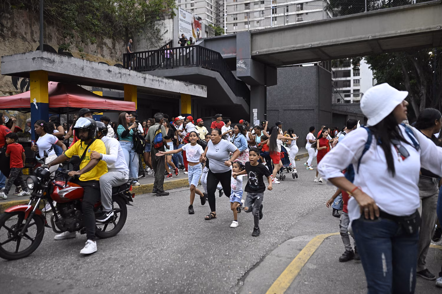 American tourist recounts escaping deadly Venezuela earthquakes