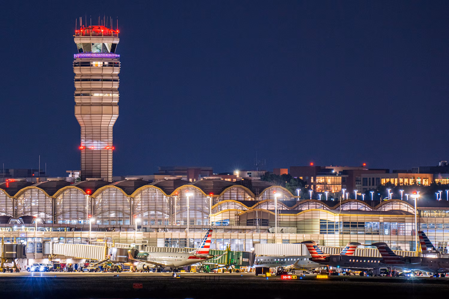Unauthorized drone reports briefly pause flights at DC's Reagan National Airport