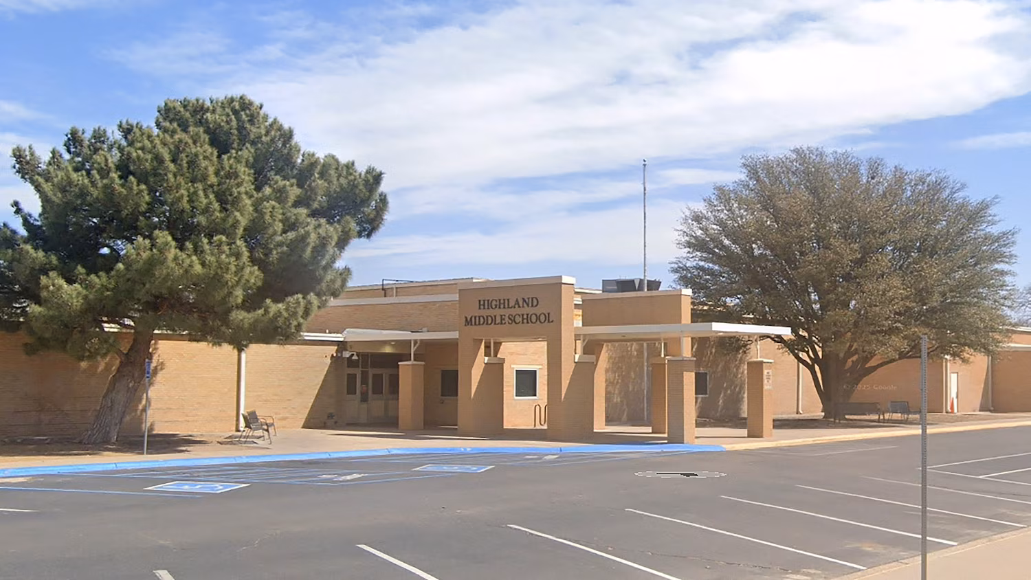 13-year-old in custody for allegedly shooting middle school teacher in New Mexico