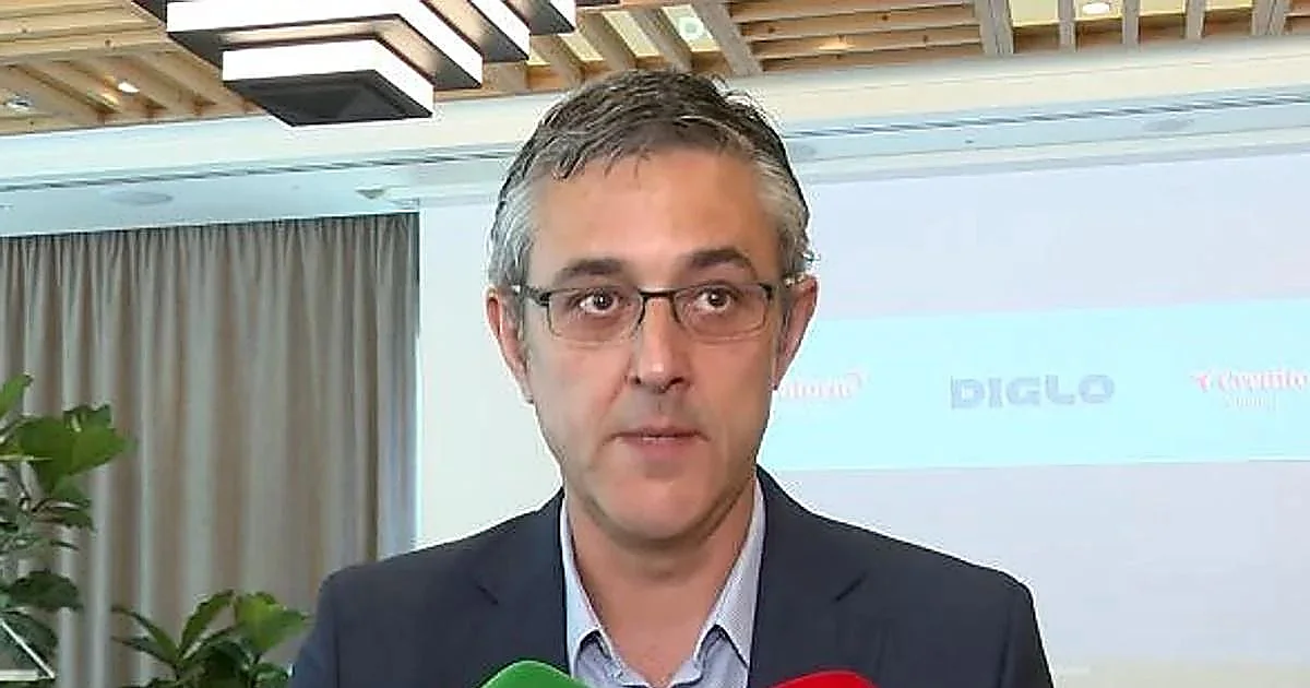 Madina ensalza a Page en Toledo: «Ojalá hubiera más voces como la suya en el PSOE»