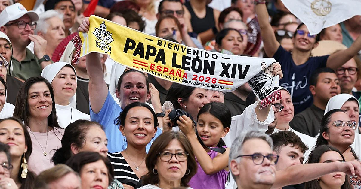 Los forofos de Dios 'rugen' en el Bernabéu
