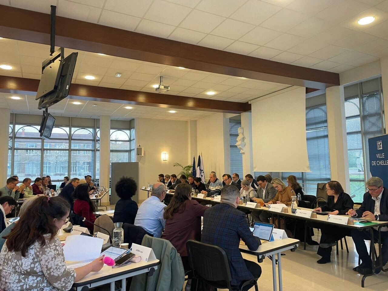 « Je trouve ça totalement légitime » : quel est le montant des indemnités versées aux élus de Chelles ?