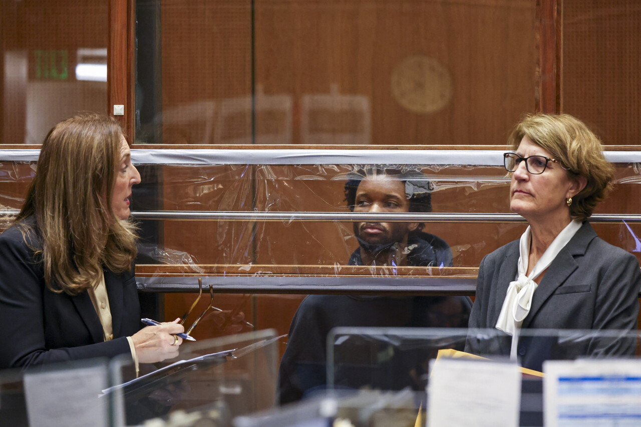 Le chanteur D4vd, inculpé pour le meurtre d'une ado, l'a démembrée avec une tronçonneuse dans une piscine gonflable