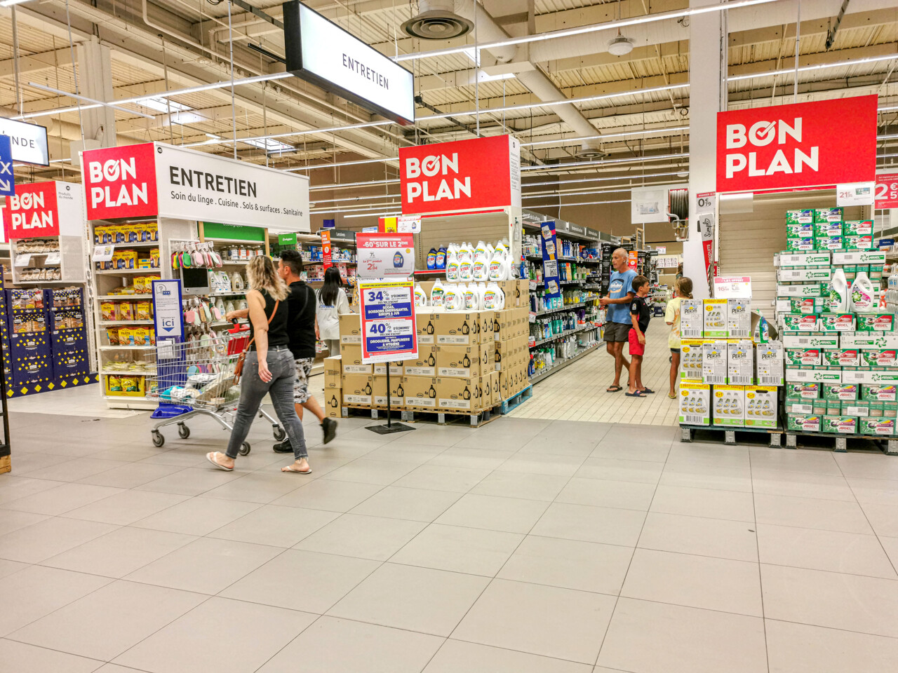Article réservé aux abonnés Carrefour teste l'envoi de promos ultra-ciblées sur le téléphone, grâce à votre position dans le magasin