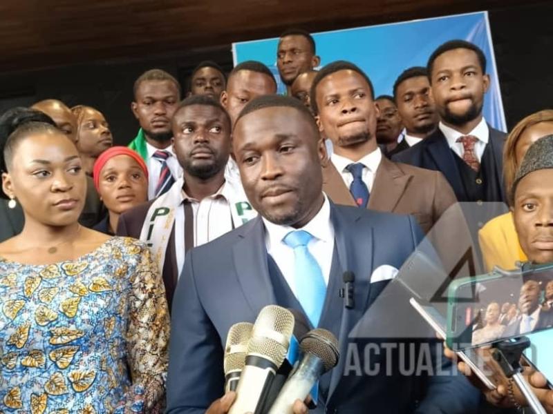 Seth Kikuni : "Tshisekedi fait la fête pendant qu'Ebola tue"