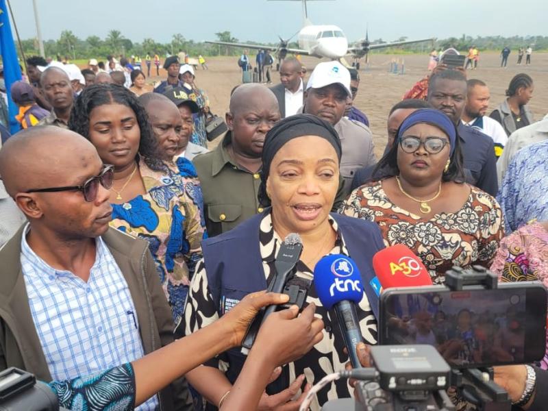Haut-Uele : Eve Bazaiba en mission humanitaire pour les déplacés de Watsa