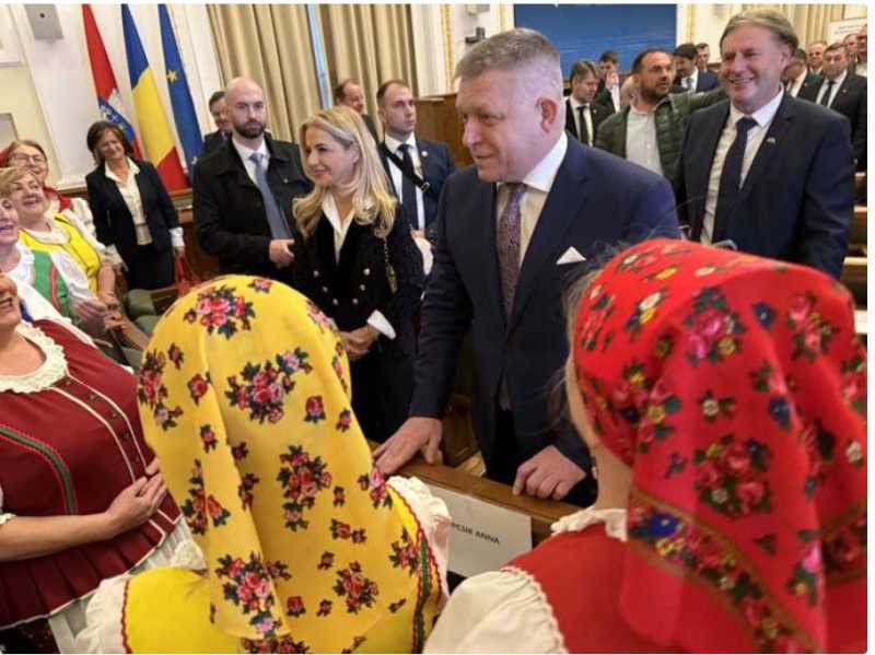 In Oradea, PM Fico reaffirms support for Romania's Slovak community, stronger bilateral ties