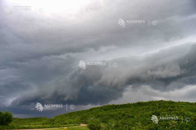 Code Yellow for atmospheric instability, torrential rain, strong winds until Saturday morning