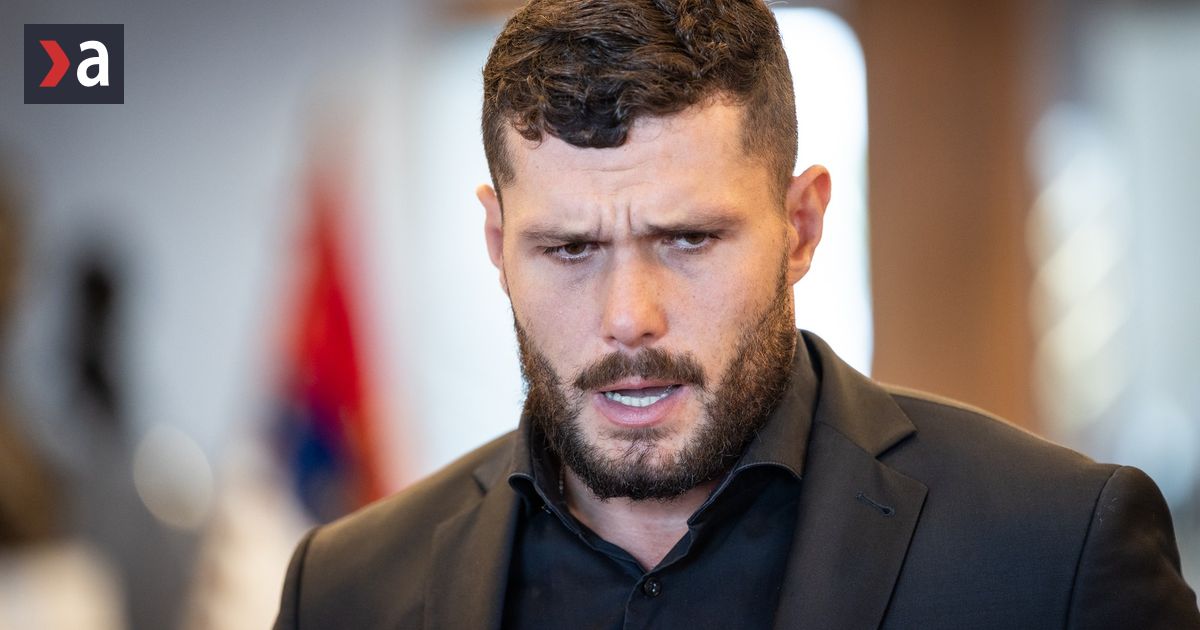 KomentáreNesmejme sa poslancovi Glückovi. Máme vážnejší problém (názor Gréty Gregorovej)