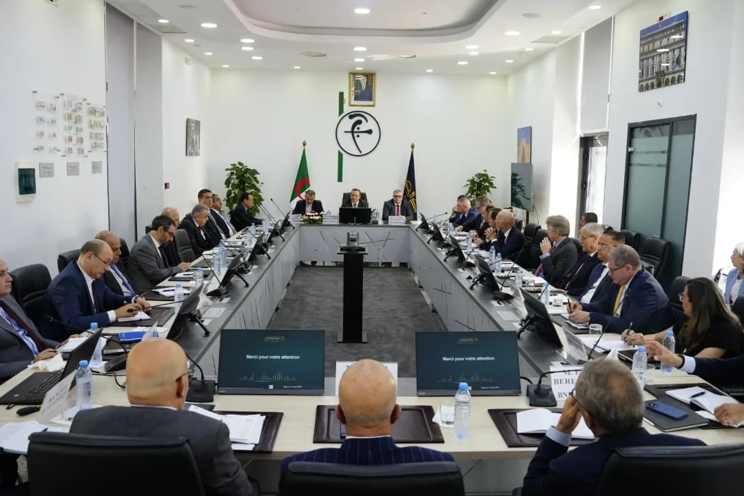 Banque d’Algérie : réunion avec les banques commerciales autour de l’inclusion financière et de la modernisation du système bancaire
