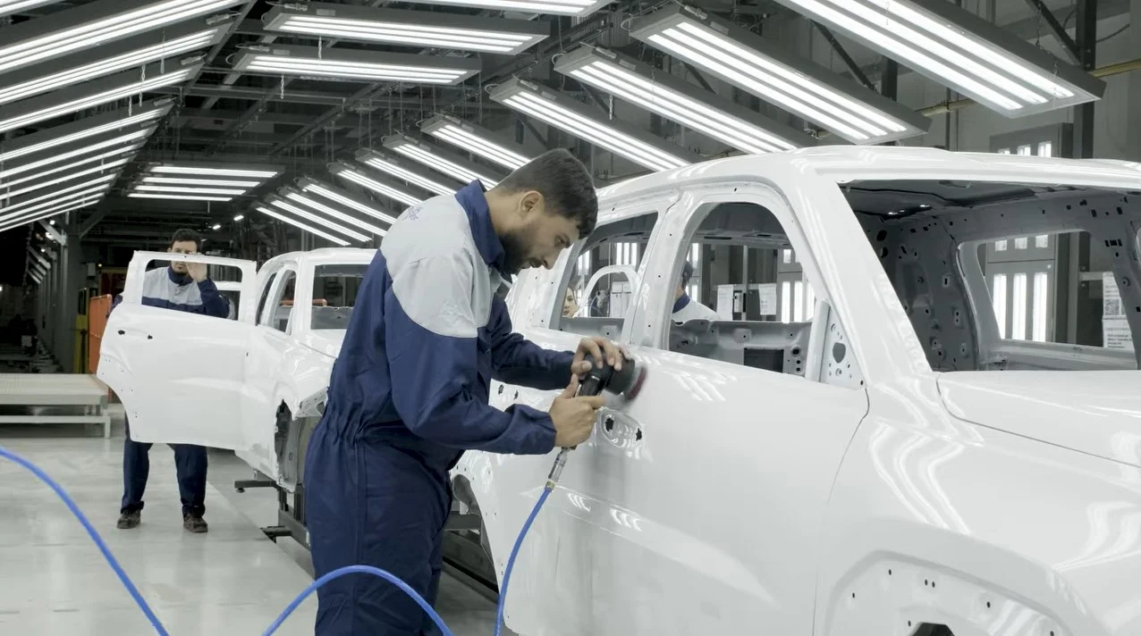 Formation aux métiers de l’automobile : Nacima Arhab reçoit le PDG de Fiat Algérie