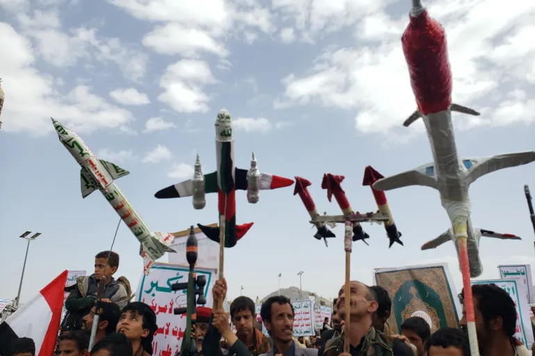 Houthis strike Israel, raising fears of Bab al-Mandeb blockade