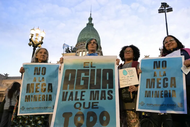 Argentina MPs approve bill allowing mining in glaciers
