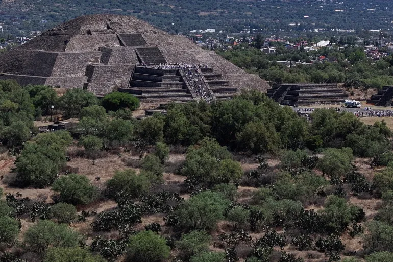 Gunman kills Canadian woman, 13 injured at Mexico’s Teotihuacan pyramids