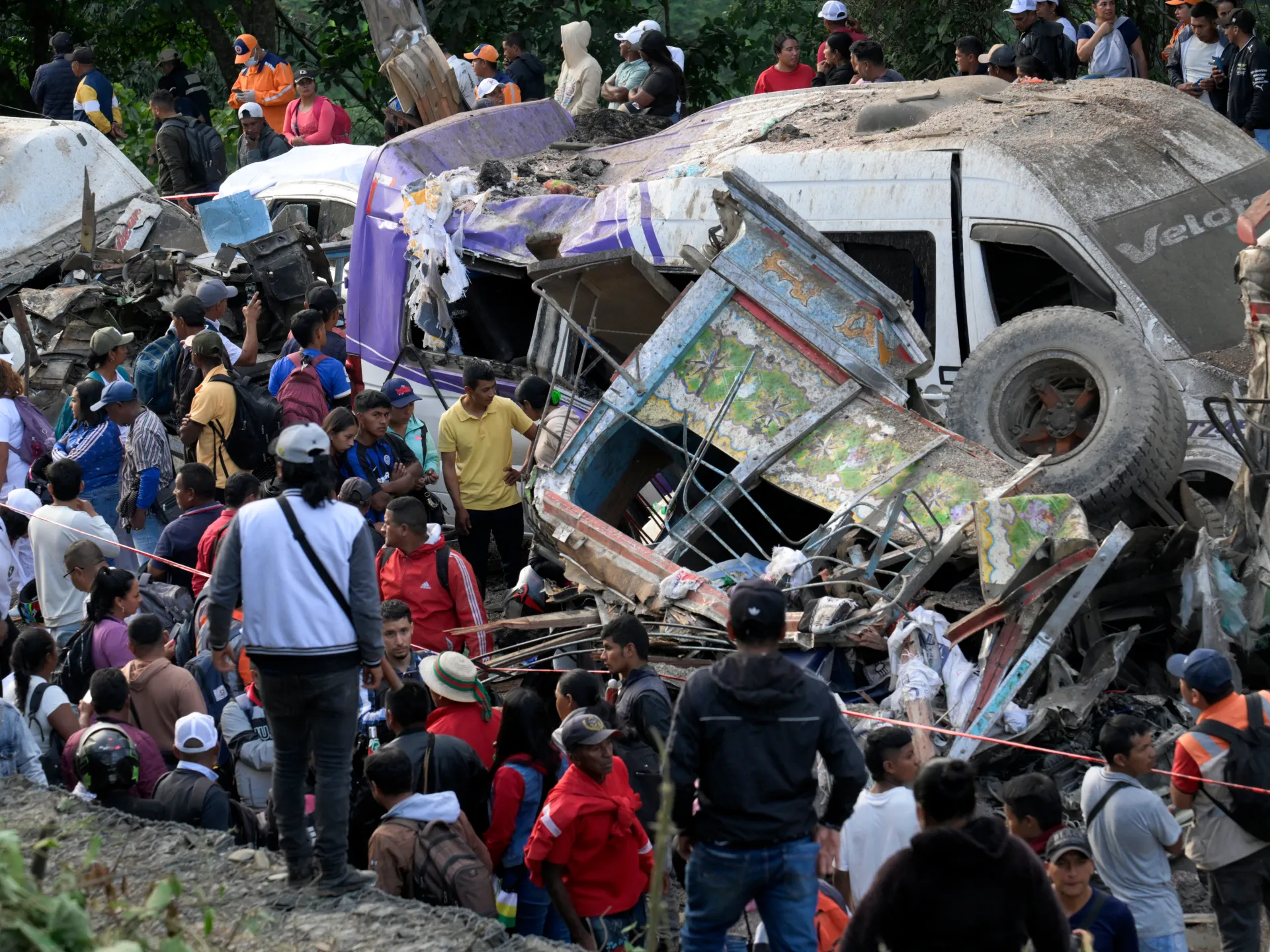 Photos: Bomb attack on Colombia highway kills 19 ahead of election