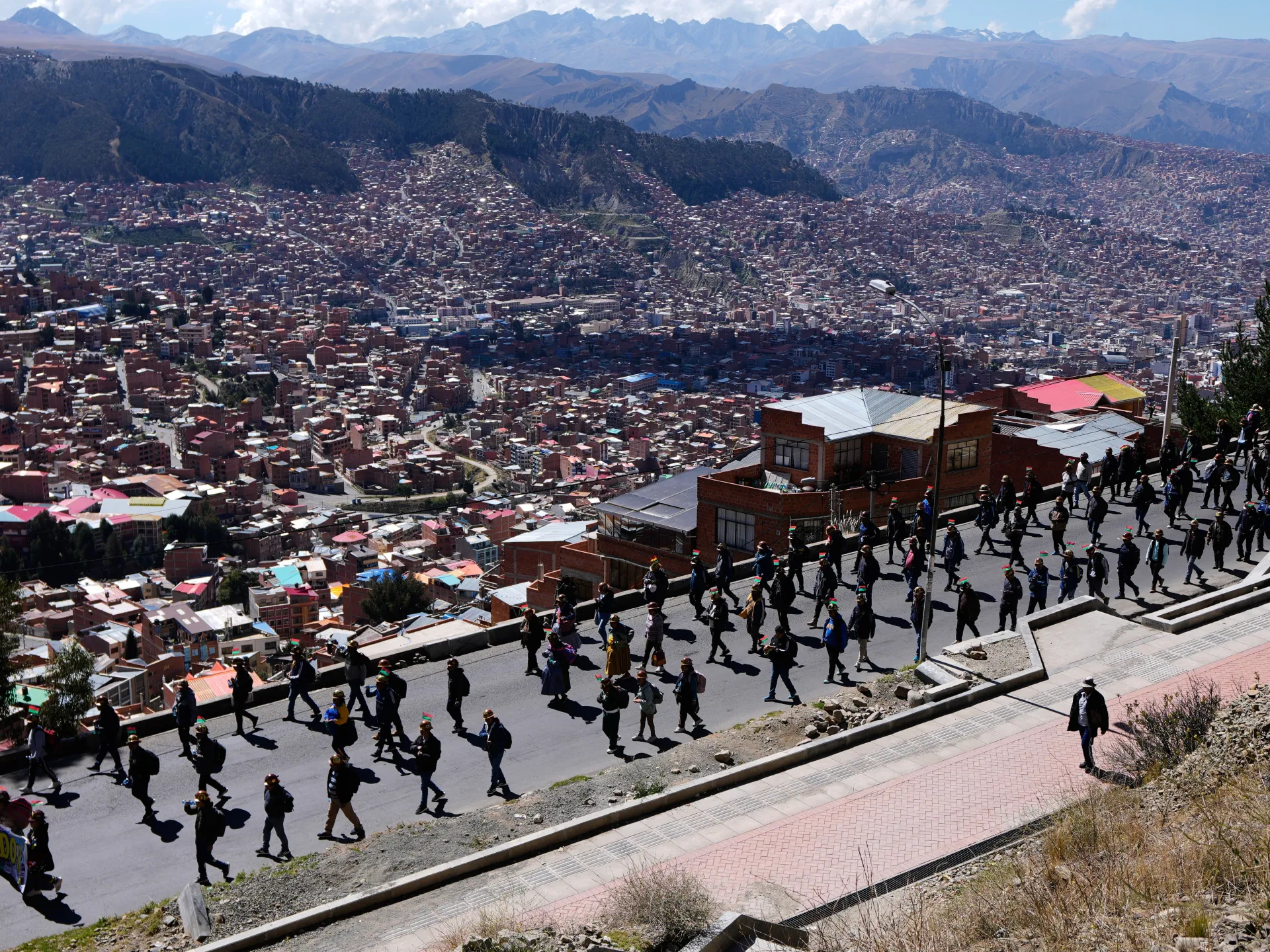 Photos: Thousands demand president’s resignation in Bolivia’s La Paz