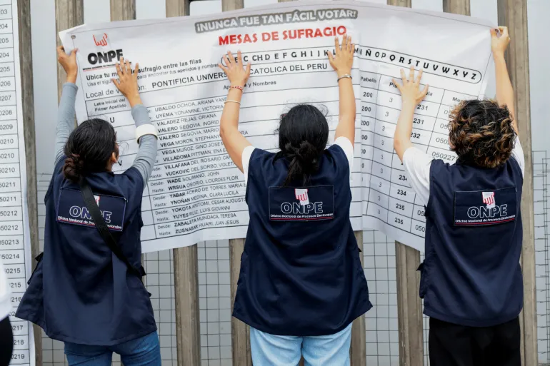 Peru polls open in Keiko Fujimori, Roberto Sanchez presidential run-off