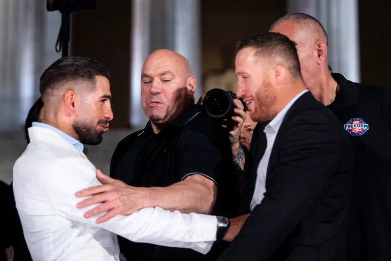 Topuria shoves Gaethje by Lincoln Memorial ahead of White House UFC event
