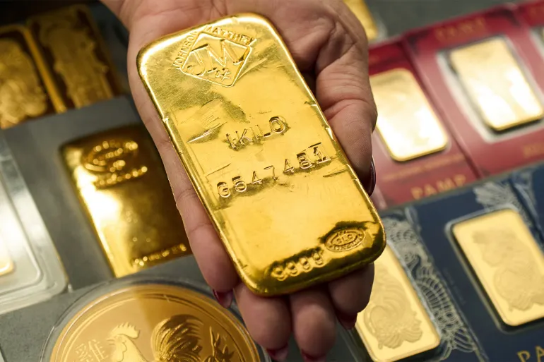 Why High Interest Rates and Strong Dollar Are Pressuring Gold Prices