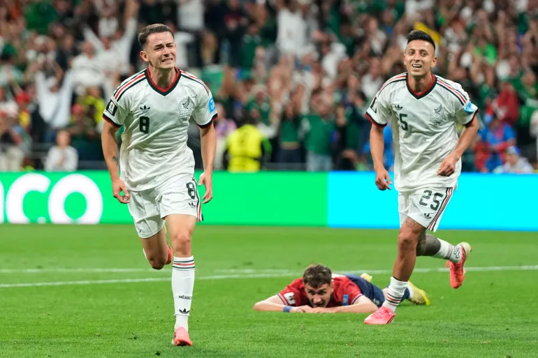 Mexico maintain perfect World Cup record, top group and eliminate Czechia