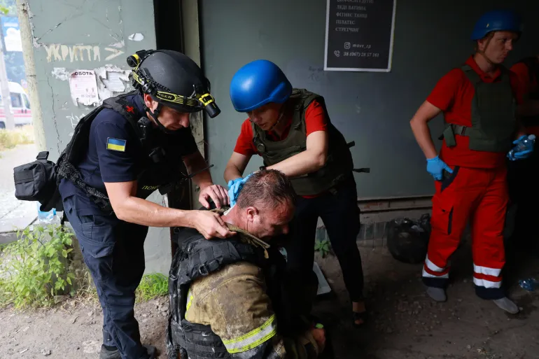 Three killed as Ukraine and Russia trade attacks overnight