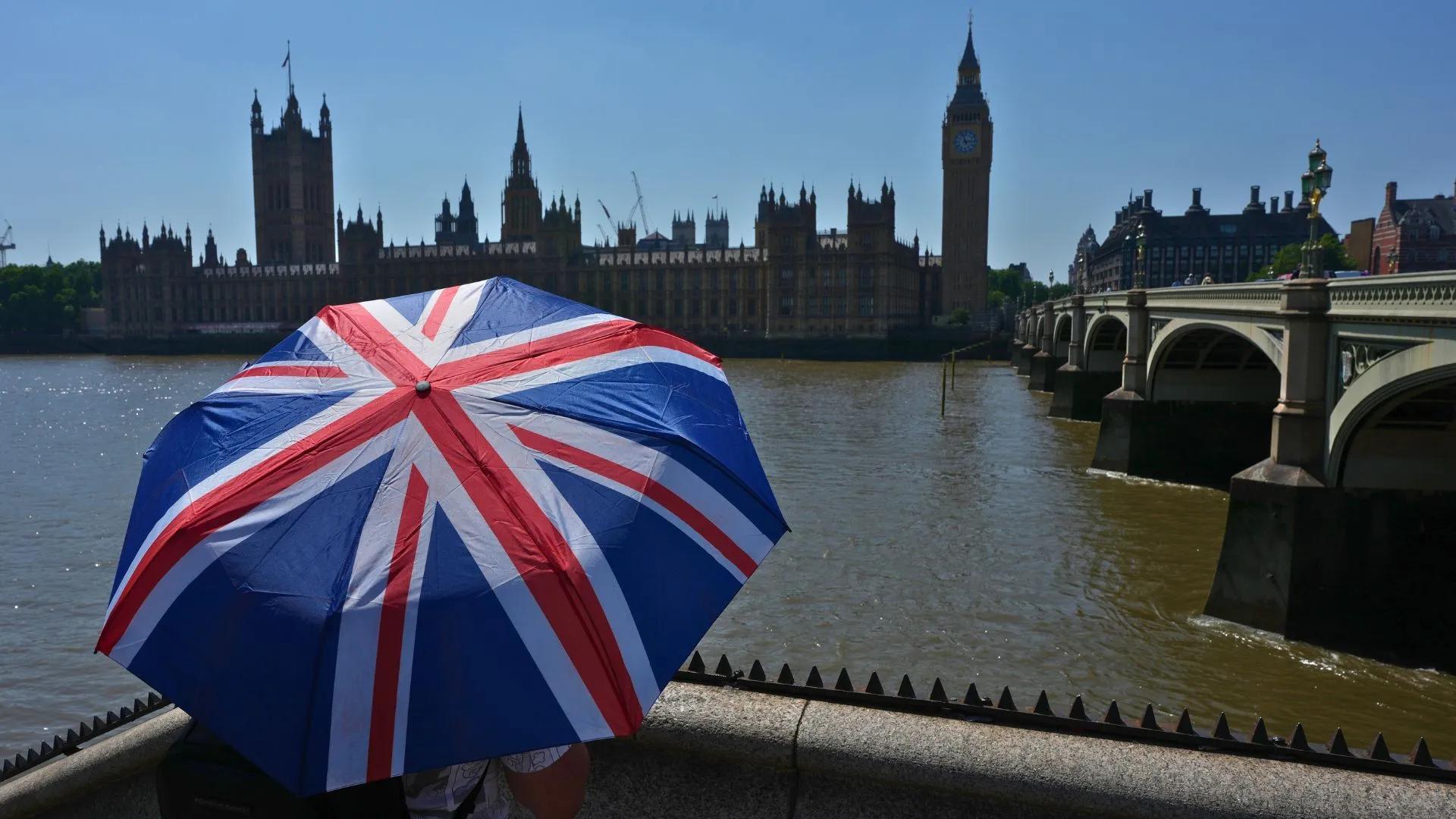 More than 2,700 deaths linked to heatwaves in UK