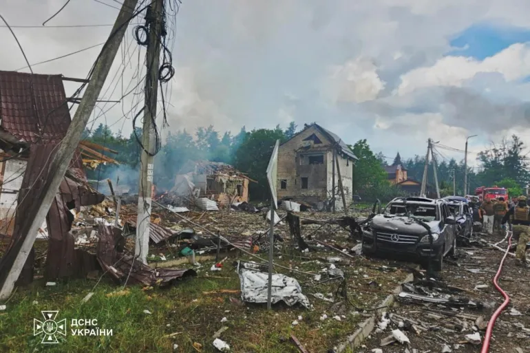 At least 21 killed as Ukraine and Russia continue to trade attacks