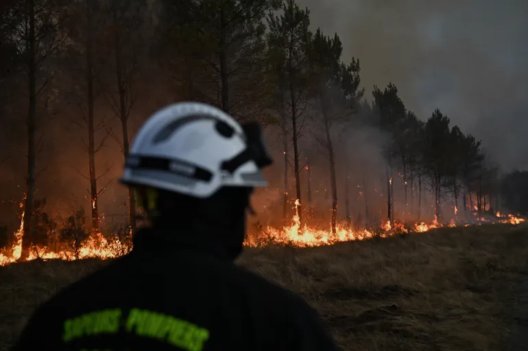 Macron calls crisis meeting of French cabinet as blaze approaches Bordeaux