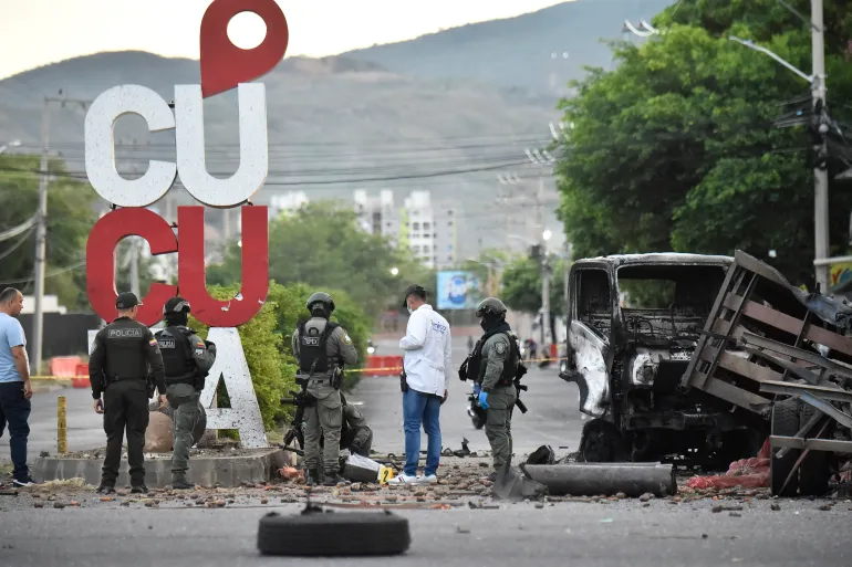 At least 11 wounded by Colombia car bomb days before presidential election