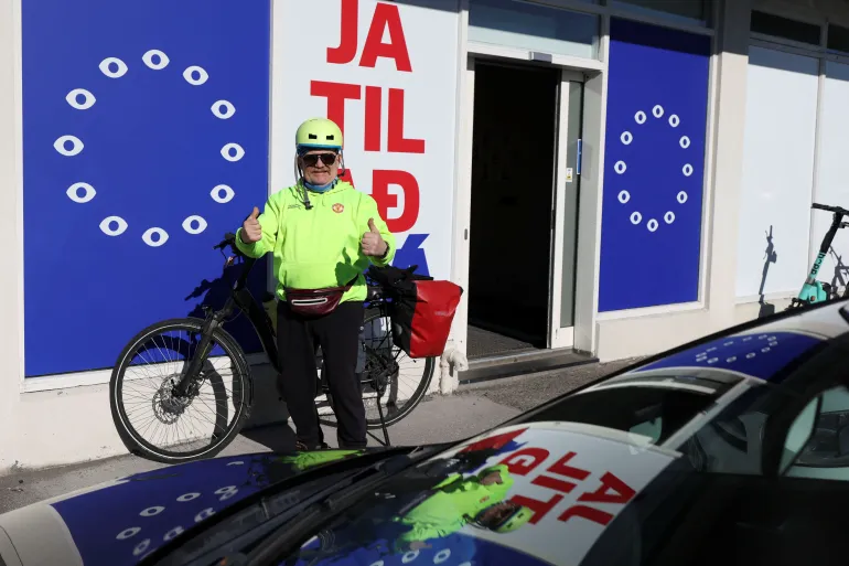 Iceland heads to polls in knife-edge referendum on restarting EU talks