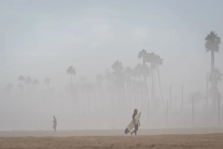 Hawaii braces for Hurricane Lowell