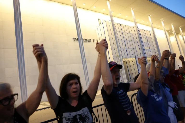 Demonstrators in US form human chain to protest Kennedy Center closure vote