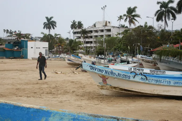 Hurricane Trudy makes its way towards Mexico, threatening heavy rain